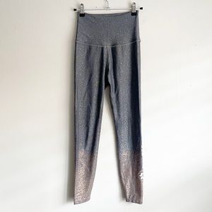 Beyond Yoga Gray And Metallic Gold Workout Leggings Size Small
